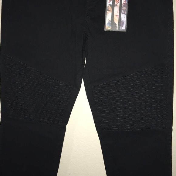 Jr. Ladies black stretch pant “biker” style. NWT - Picture 4 of 5